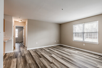 Spring Mills Apartments in Falling Waters, WV - Building Photo - Interior Photo