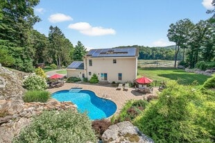 23 Barrett Pond Rd in Cold Spring, NY - Building Photo