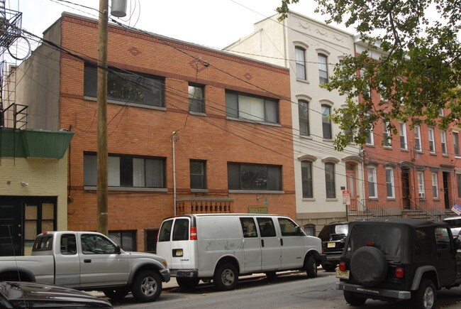 255-257 4th St