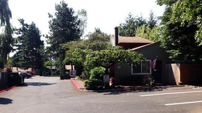 Bayberry Apartments in Gresham, OR - Building Photo - Building Photo