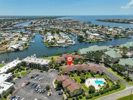 1028 Apollo Beach Blvd, Unit 8 in Apollo Beach, FL - Building Photo
