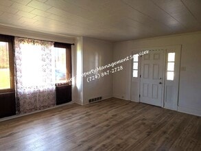 2454 Darlington Rd in Beaver Falls, PA - Building Photo - Building Photo