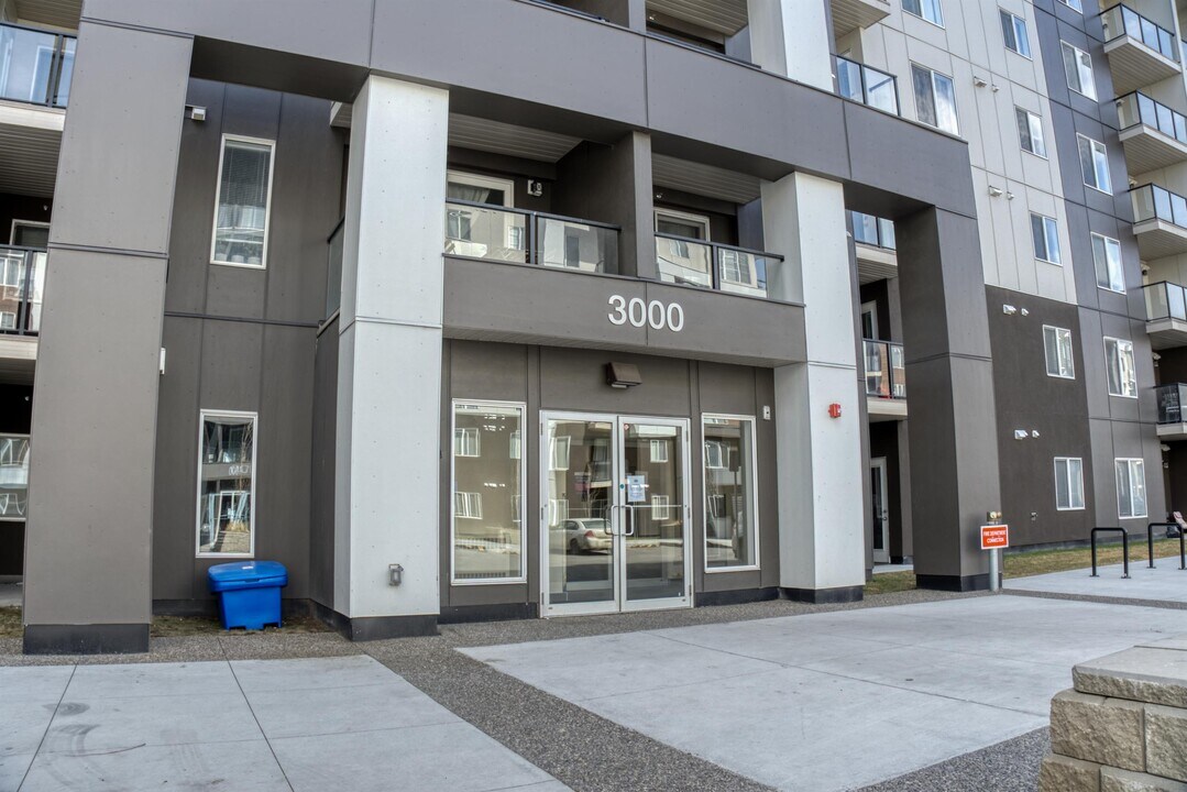 4641-4128 128 Ave NE in Calgary, AB - Building Photo