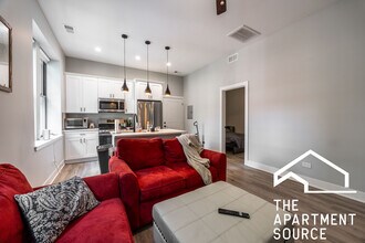 1456 W Addison St, Unit 2N in Chicago, IL - Building Photo - Building Photo