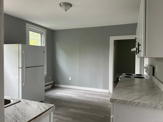 58 Smith Ave in Norwich, CT - Building Photo - Building Photo