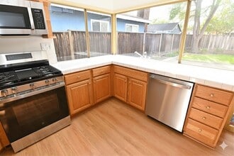 174 Wyandotte Dr in San Jose, CA - Building Photo - Building Photo