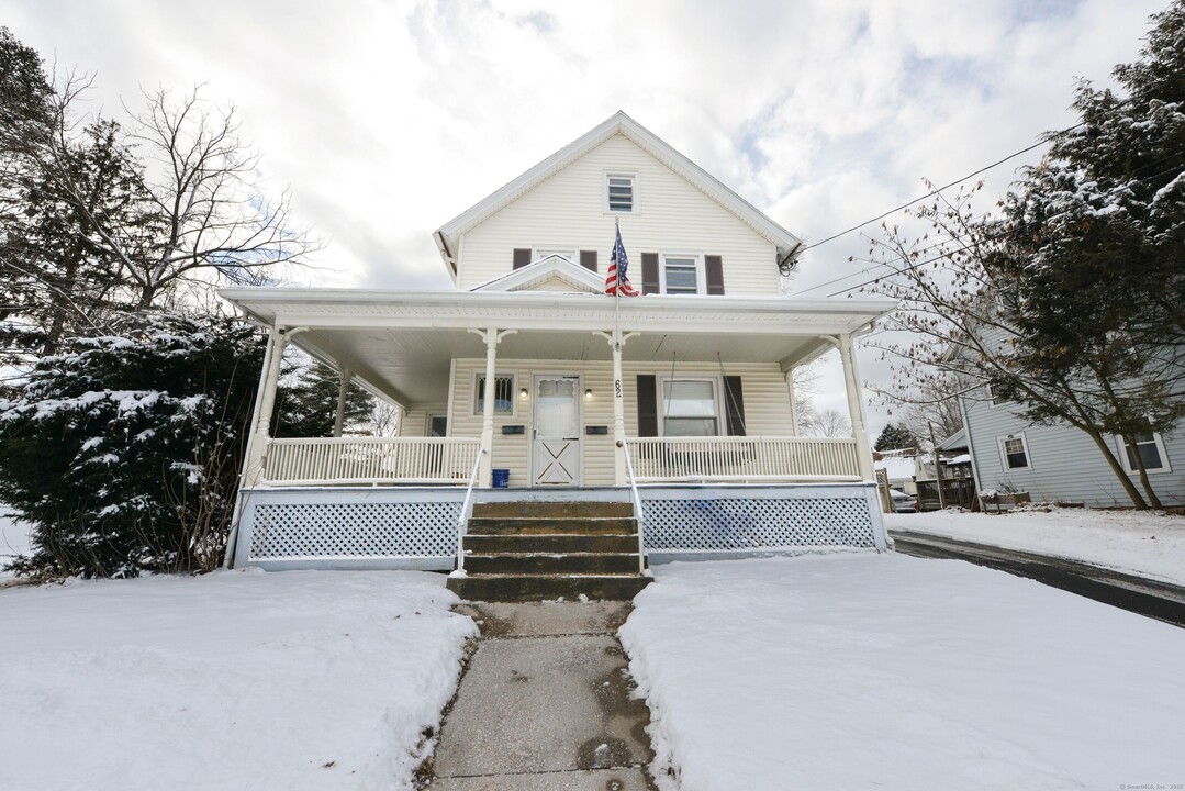 62 Forestville Ave in Plainville, CT - Building Photo