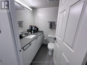 736 Bay St. in Toronto, ON - Building Photo - Building Photo