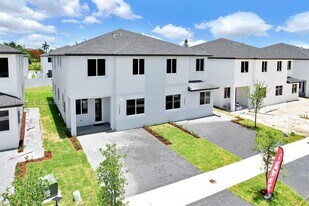 22445 SW 125th Ave in Goulds, FL - Building Photo