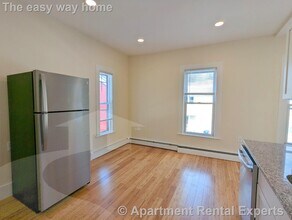 19 Cameron Ave in Somerville, MA - Building Photo - Building Photo