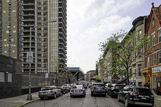 603 W 179th St in New York, NY - Foto de edificio - Building Photo