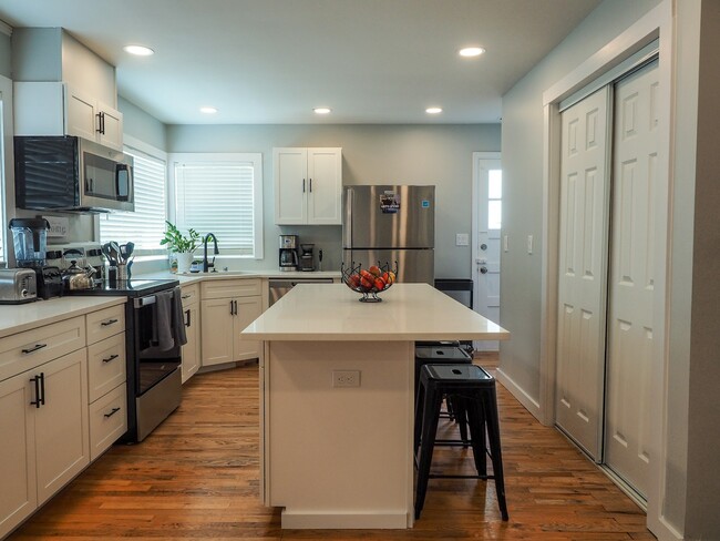 2715 NE Weidler St in Portland, OR - Foto de edificio - Building Photo