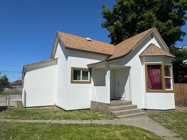 property at 614 N 4th Ave