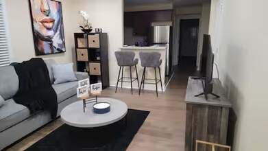 2137 Highland Ave in Cincinnati, OH - Building Photo - Building Photo