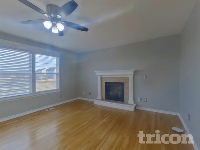 10201 N Lewis Ave in Kansas City, MO - Foto de edificio - Building Photo