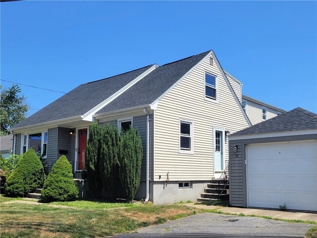 19 Hillside Ave