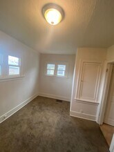 205 S 10th Ave in Yakima, WA - Building Photo - Building Photo