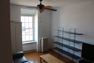 111 S 42nd St, Unit 3 in Philadelphia, PA - Foto de edificio - Building Photo