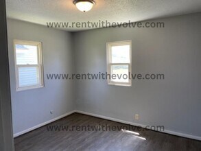 225 S Angle St in Dunkirk, IN - Building Photo - Building Photo