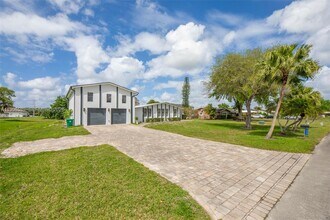 17101 SW 48th St in Southwest Ranches, FL - Building Photo - Building Photo