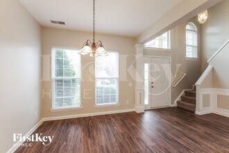 924 Clearbrook Rd in Matthews, NC - Building Photo - Building Photo