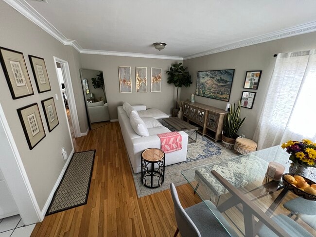 4222 Jasmine Ave in Culver City, CA - Foto de edificio - Building Photo