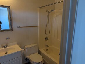 75 Park Ln in White Rock, NM - Building Photo - Building Photo