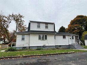 111 Maltby St in Rochester, NY - Building Photo - Building Photo