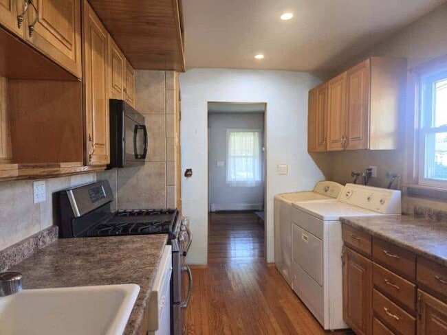 111 Horton Rd in Valley Stream, NY - Building Photo - Building Photo