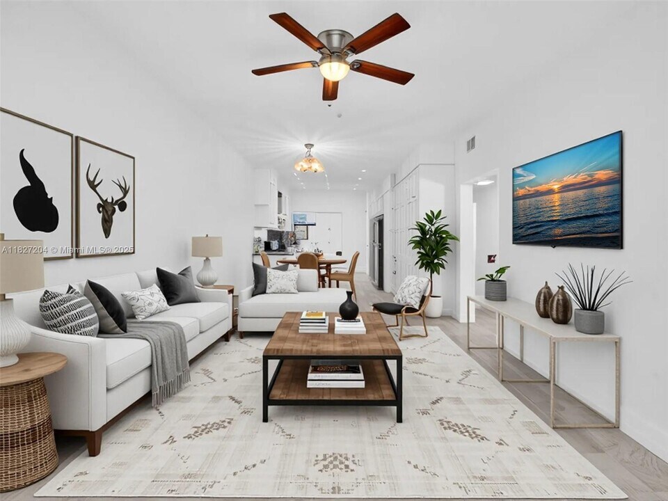 1045 Lenox Ave in Miami Beach, FL - Building Photo