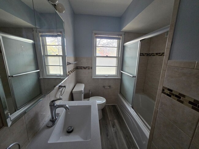 4338 N Sheffield Ave in Shorewood, WI - Building Photo - Building Photo