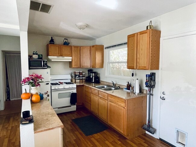 4210 Ince Blvd in Culver City, CA - Building Photo - Building Photo