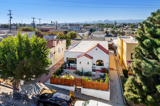 1837 S Highland Ave in Los Angeles, CA - Building Photo - Building Photo