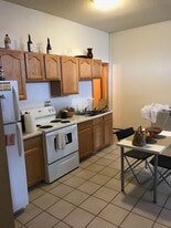 413 Cedar Ave S, Unit 2