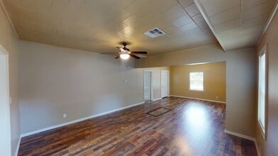 1009 S Muskogee St in Sapulpa, OK - Building Photo - Building Photo