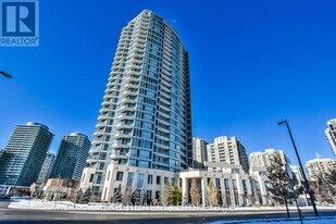 18 Holmes Ave in Toronto, ON - Building Photo