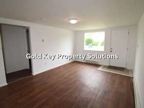 2122 S Hoyt Ave in Muncie, IN - Building Photo - Building Photo