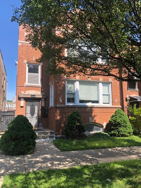 6323 S Richmond St in Chicago, IL - Building Photo