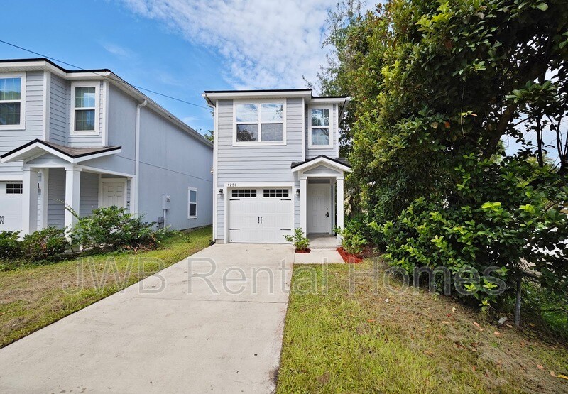 1250 Mull St in Jacksonville, FL - Building Photo