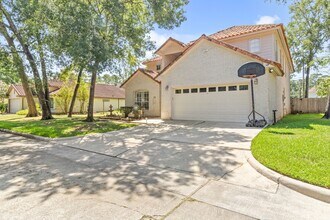 3526 Mission Viejo Dr in Baytown, TX - Foto de edificio - Building Photo