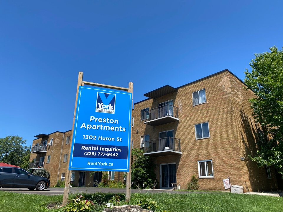 Preston Apartments in London, ON - Building Photo