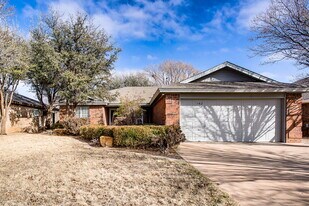 142 N Utica Ave in Lubbock, TX - Building Photo