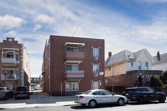 29 Van Sicklen St in Brooklyn, NY - Building Photo - Building Photo