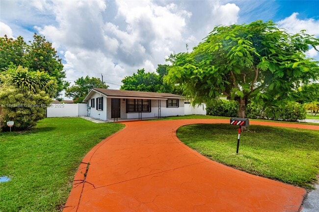 property at 2631 Alcazar Dr