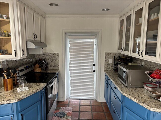 11391 SW 74th Terrace in Miami, FL - Building Photo - Building Photo