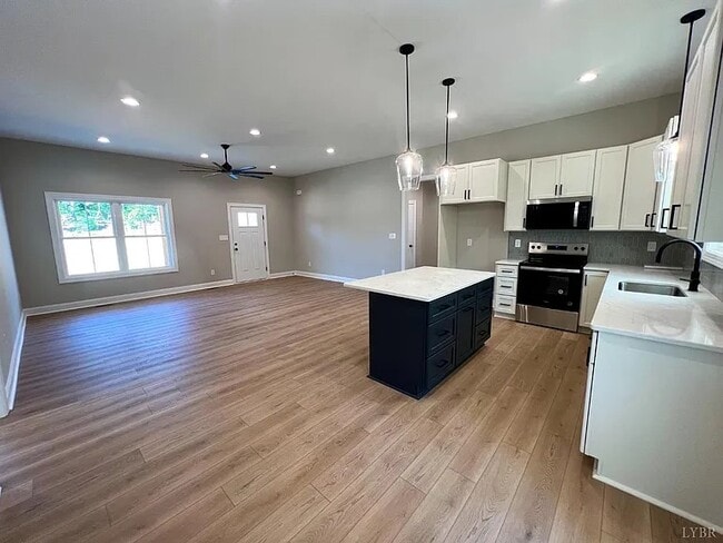 112 Graham Creek Rd in Madison Heights, VA - Building Photo - Building Photo