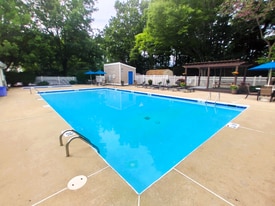 600 Reusens Rd in Lynchburg, VA - Building Photo