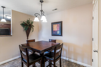 Stonebridge Apartments in Jeffersonville, IN - Building Photo - Interior Photo