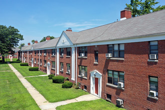 Wayne Gardens in Collingswood, NJ - Building Photo - Building Photo