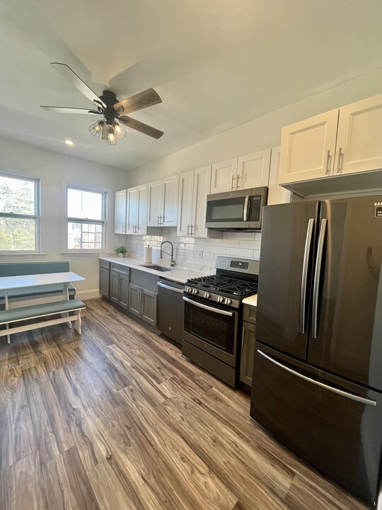 38 51st St in West New York, NJ - Building Photo